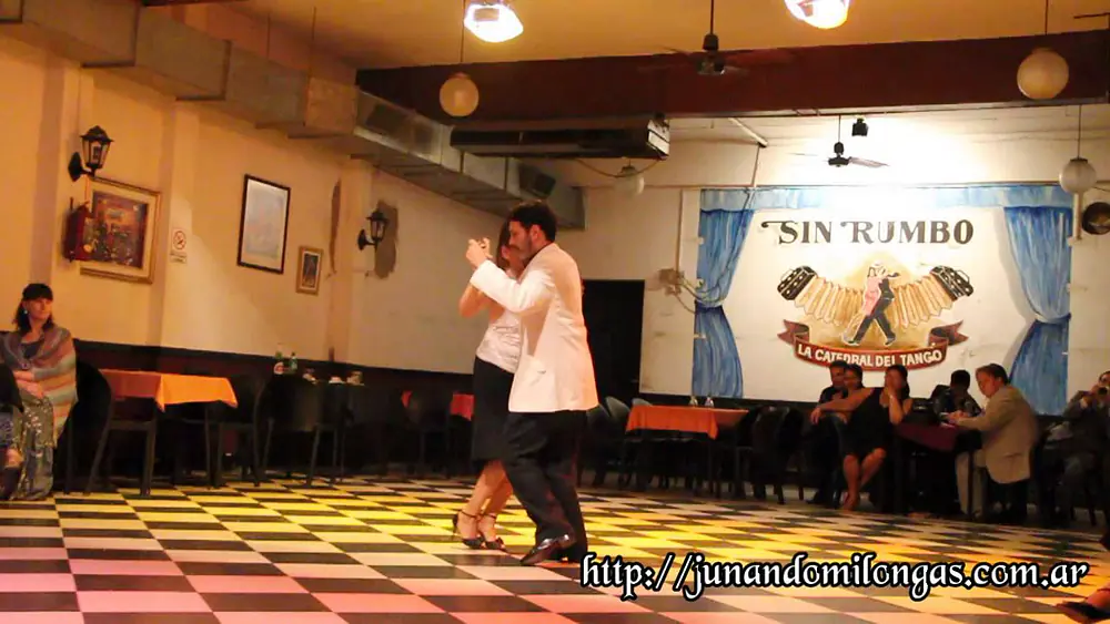 Video thumbnail for RECONOCIMIENTO A ADA MORES en el Sin Rumbo, baila con CARLOS RIVAROLA  "Que Noche"