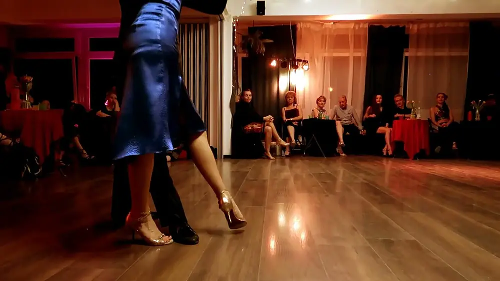 Video thumbnail for Mauricio Borgarello & Marianne Kuusipalo dance Carlos Di Sarli's El Abrojo