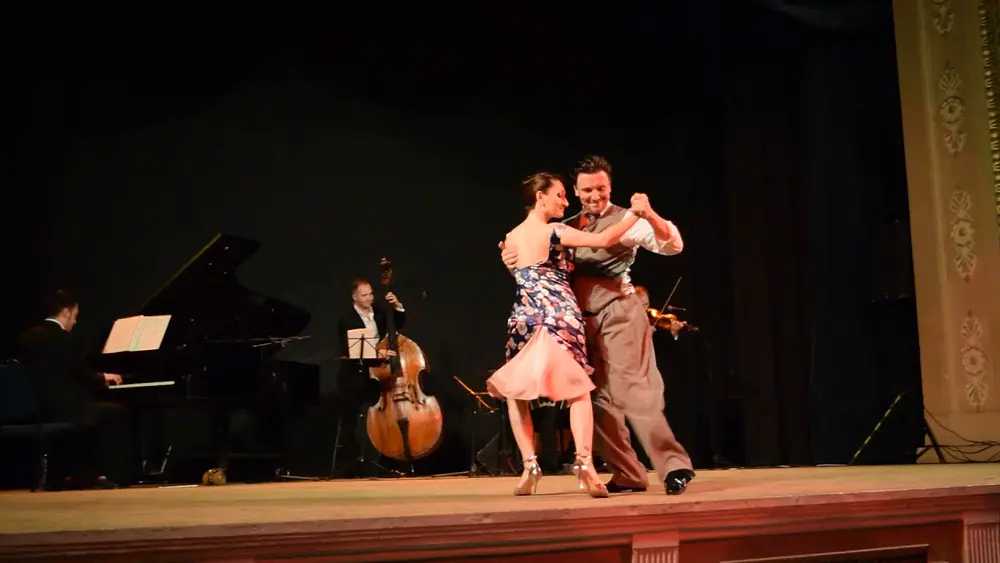 Video thumbnail for Sergey & Anna Sokhnenko, Solo Tango Orchesta - La Milonga De Buenos Aires – F. Canaro