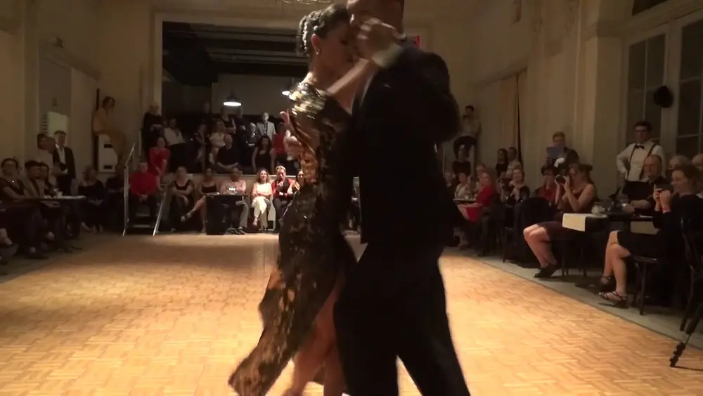 Video thumbnail for Carlos & Mirella Santos David @ Ghent Tango Festival 2019: demo 2/4