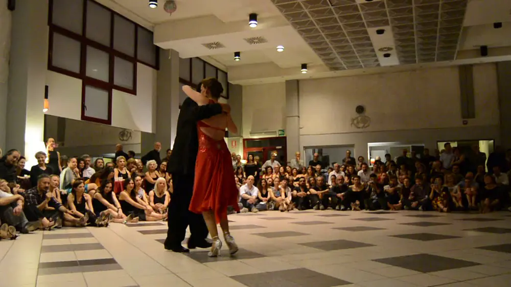 Video thumbnail for Mariano Chicho Frumboli & Juana Sepulveda - Milonga Dispari (Italy) - 2019-01-18 - 5