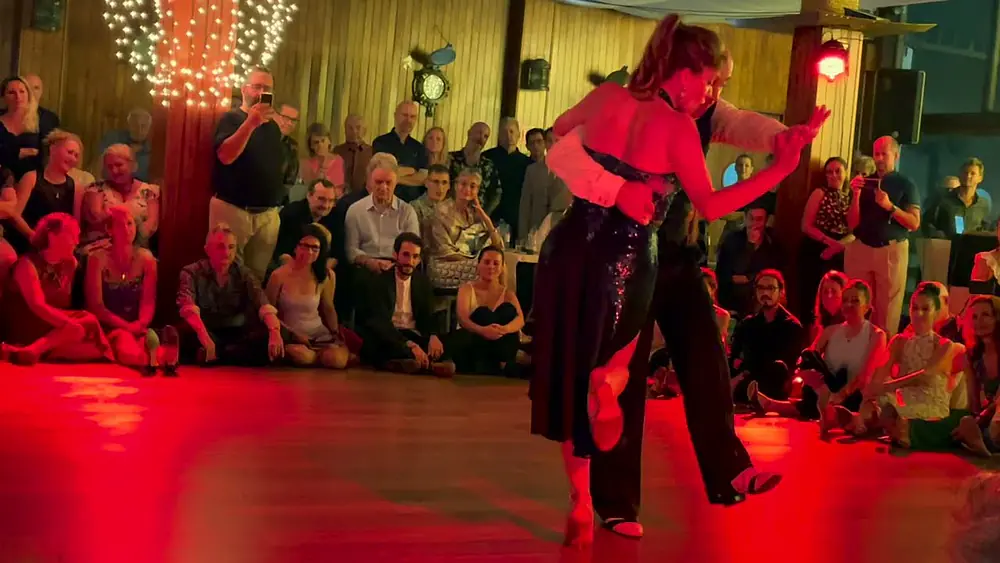 Video thumbnail for Horacio Godoy y Maricel Giacomini