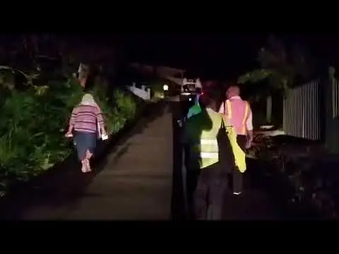 Video thumbnail for Rosa perez - La Iglesia caminata - Casa Blanca luquillo 2017 después del huracán Irma - Entregando