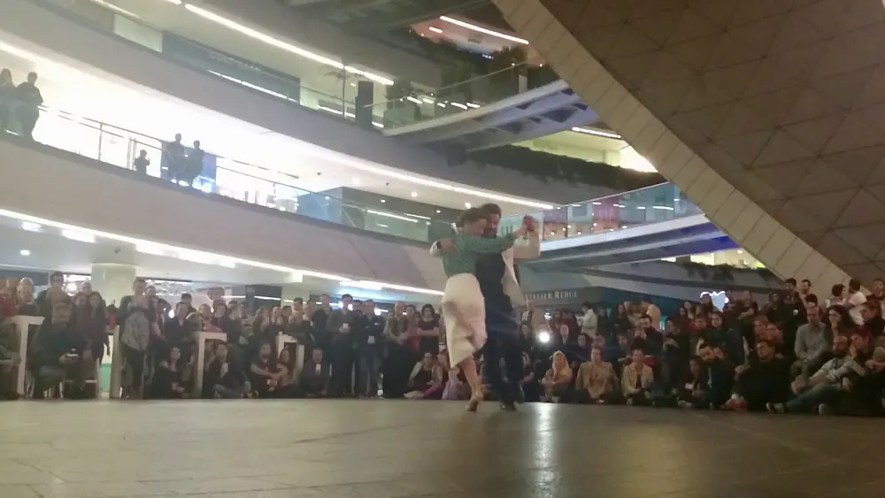 Video thumbnail for Serkan Gökçesu & Cecilia Garcia. Milonga Sentimental - Francisco Canaro. Milonga Kanyon (09.10.2017)