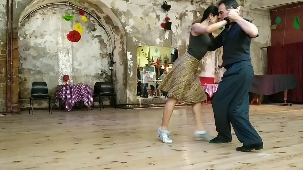 Video thumbnail for Résumé atelier Zoom Musicalité #2 (2/5)
à Tango de Soie
Avec Esteban Moreno et Moira Daloia
Mardi  2