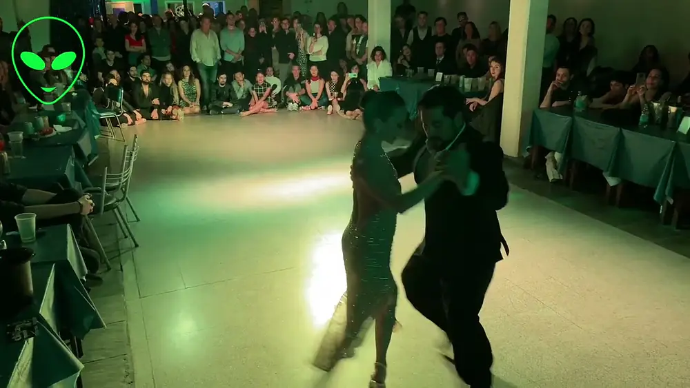 Video thumbnail for Leonel Mendieta y Natalia Hassan en Juernes Milonga (1/2)