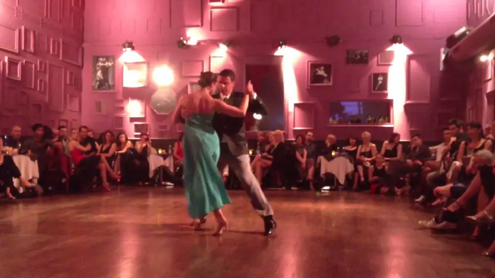 Video thumbnail for Claudio Forte e Barbara Carpino - Copa de Ajenjo - Francisco Canaro