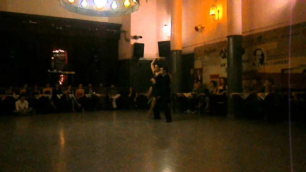 Video thumbnail for Hebe Hernandez y Fernando Carrasco en El Motivo Tango 10/12/12