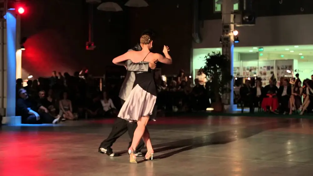 Video thumbnail for Sara Westin y Juan Pablo Canavire de DNI Tango bailan Milonga | Mantova Tango Festival 2014