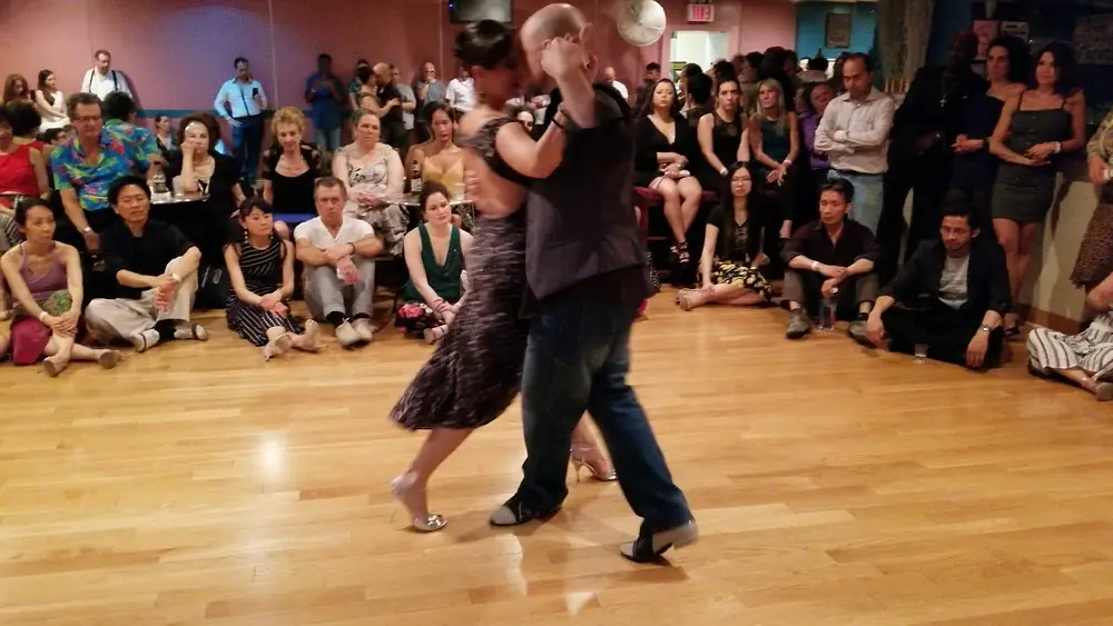Video thumbnail for Argentine tango: Pablo Pugliese & Noel Strazza - Flores Negras