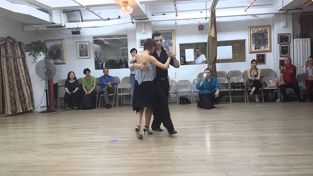 Video thumbnail for Argentine Tango Workshop: Laila Rezk & Leandro Oliver - Reduced Spaces