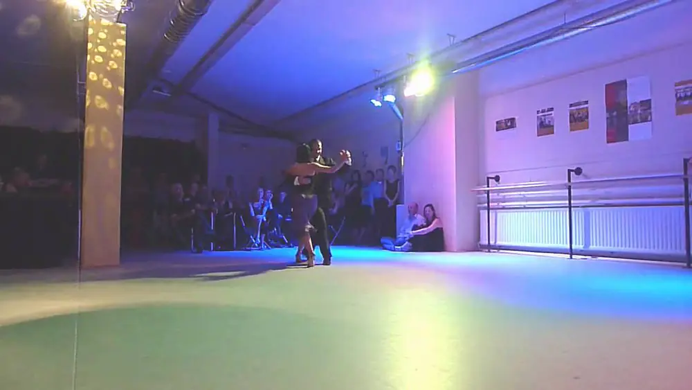 Video thumbnail for Frank Obregón y Jenny Gil