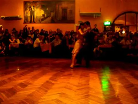 Video thumbnail for Roxana Suarez y Sebastian Achaval en Buenos Aires, Parakultural (Salon Canning)