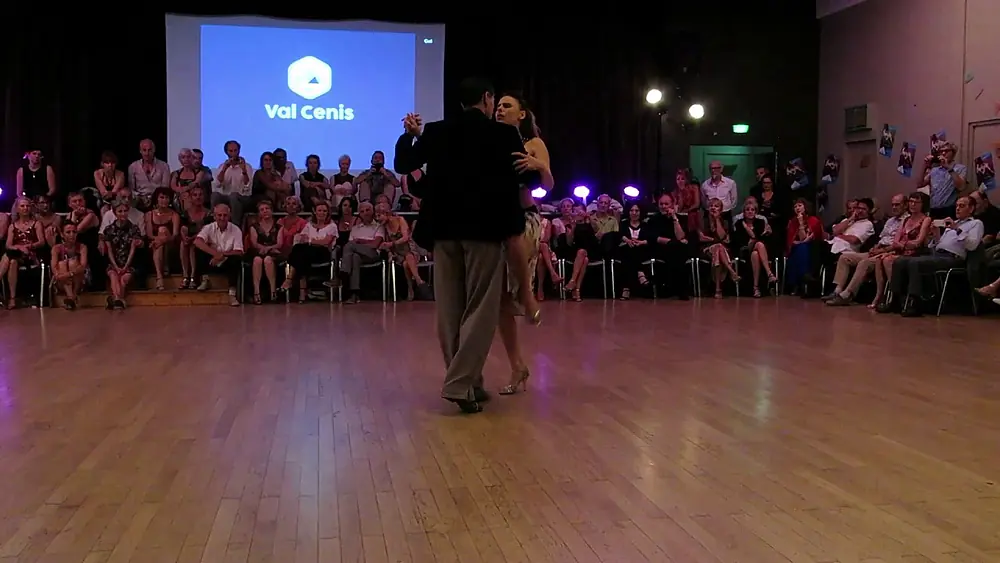 Video thumbnail for Julia et Andres Ciafardini-Festival de Tango Argentin de Val Cenis 2019