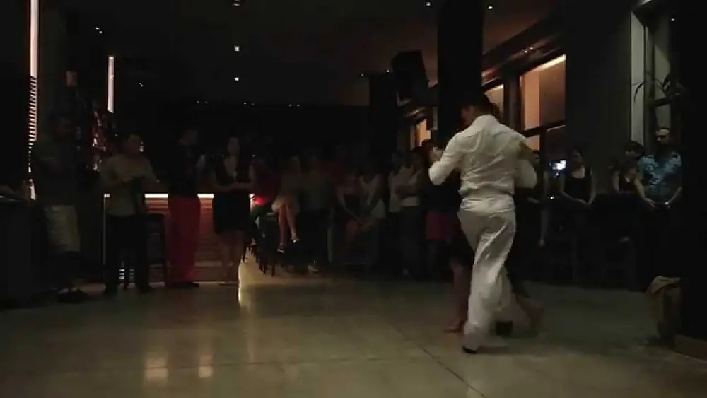 Video thumbnail for Leandro Palou y Maria Tsiatsiani - Puerto del Tango - Volos 4/4