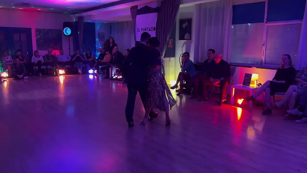 Video thumbnail for Paulina Mejia y Juan David Vargas - Sobre el pucho, Juan D'Arienzo - H.Maure (3/3)