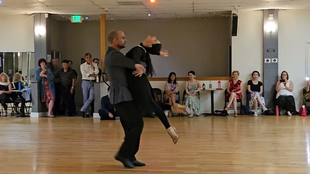 Video thumbnail for Guillermina Quiroga & Mariano Logiudice at Dance Blvd (1 of 3)