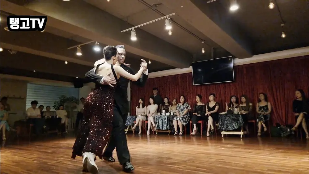 Video thumbnail for Juan Malizia & Manuela Rossi in Busan (4/5)