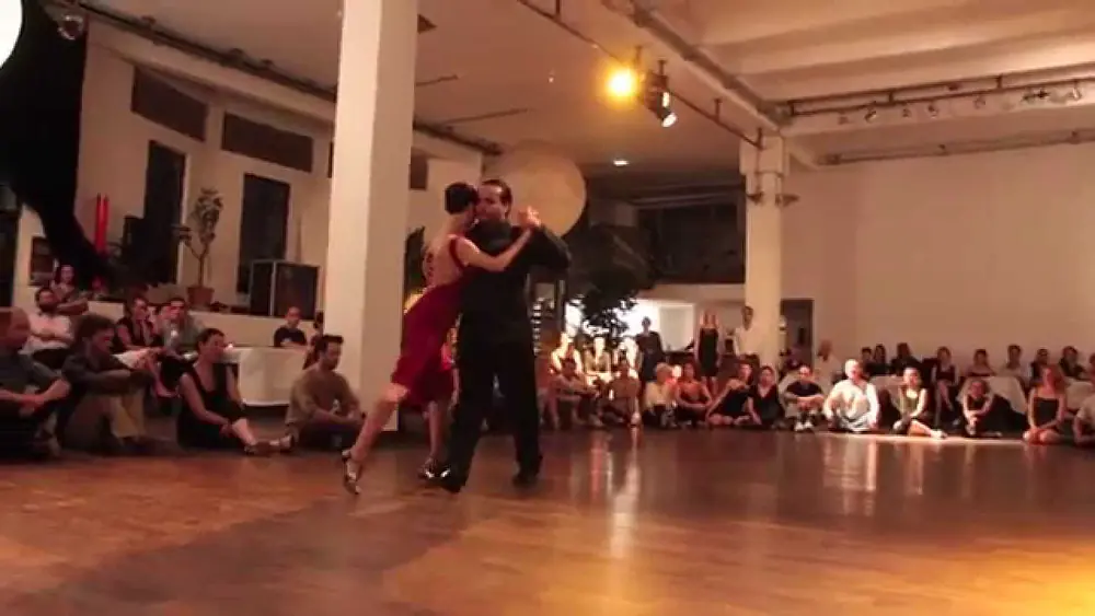 Video thumbnail for Maria Filali y John Zabala (Tango Nobleza de arrabal - Carlos Di Sarli) Paris