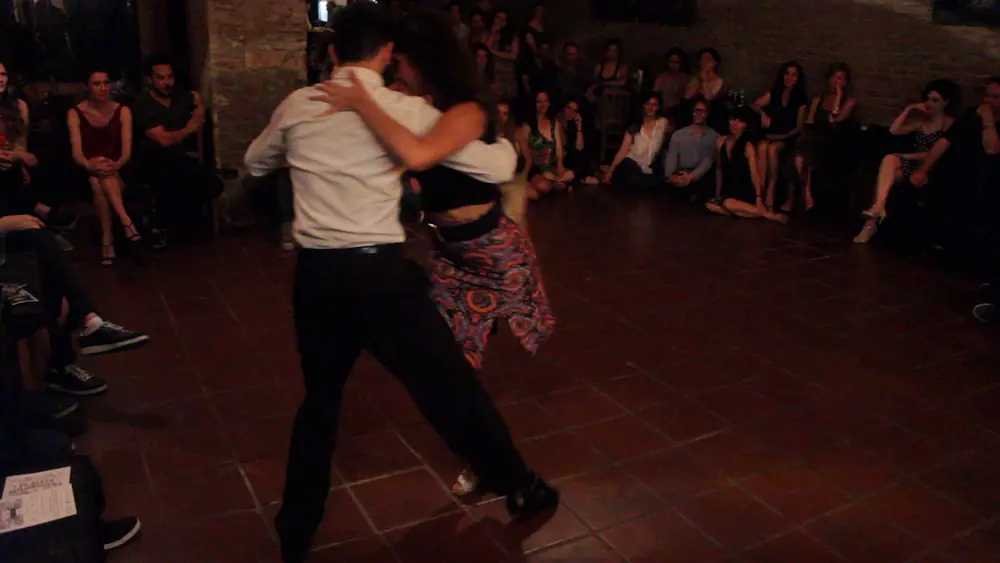Video thumbnail for Bruno Tombari y Rocío Lequio - 5/11/16 - La Cachivachería 2/4