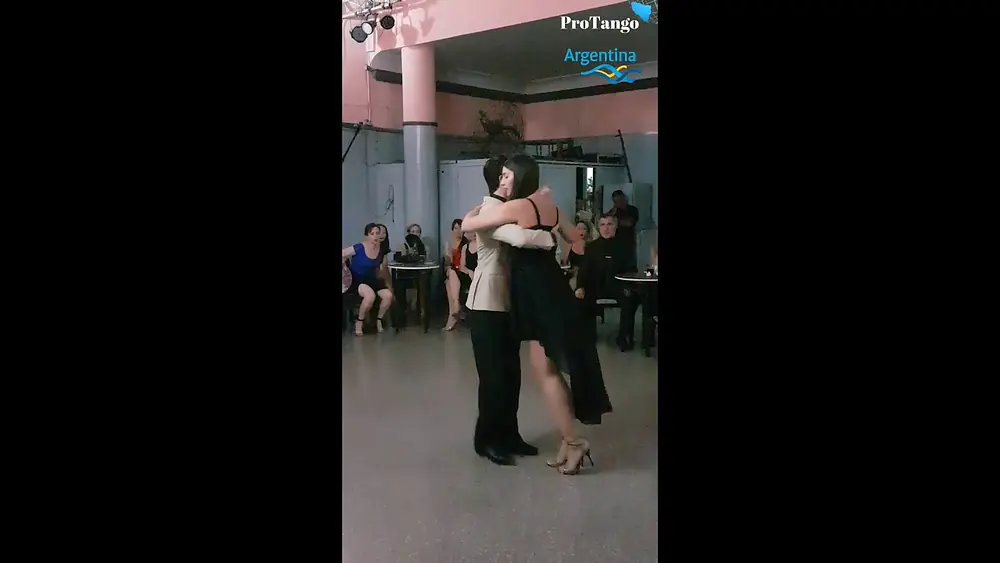 Video thumbnail for Natasha Lewinger y Haris Mihail, en Si Sos Brujo milonga, Tango en Buenos Aires