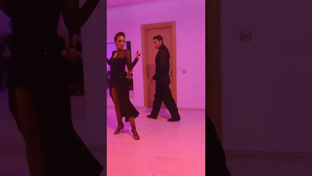 Video thumbnail for Julián Sánchez & Bruna Estellita - Chique - Milonga Karma, Atölye 2023