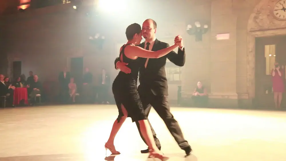 Video thumbnail for THEDDY LIZAMA et PAMELA RAMOS ARACENA "Pasion" (valse-tango)