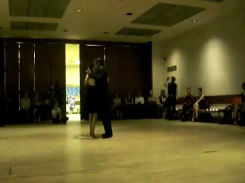 Video thumbnail for Alejandro Hermida y Nayla Vacca "Cuando un viejo se enamora"