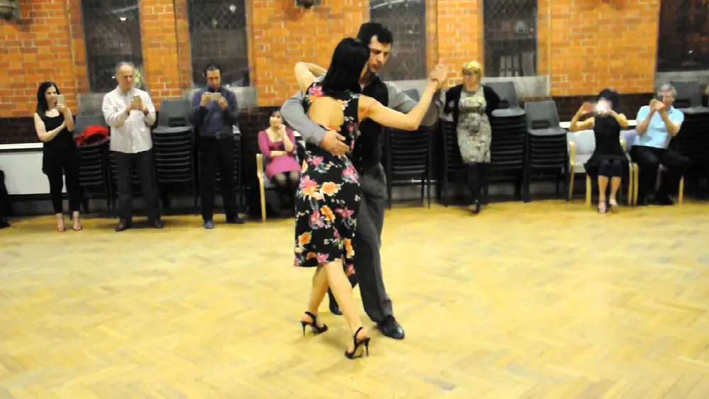 Video thumbnail for Cristian Petitto & Paula Duarte demonstrate playful ocho cortado March 09 2016