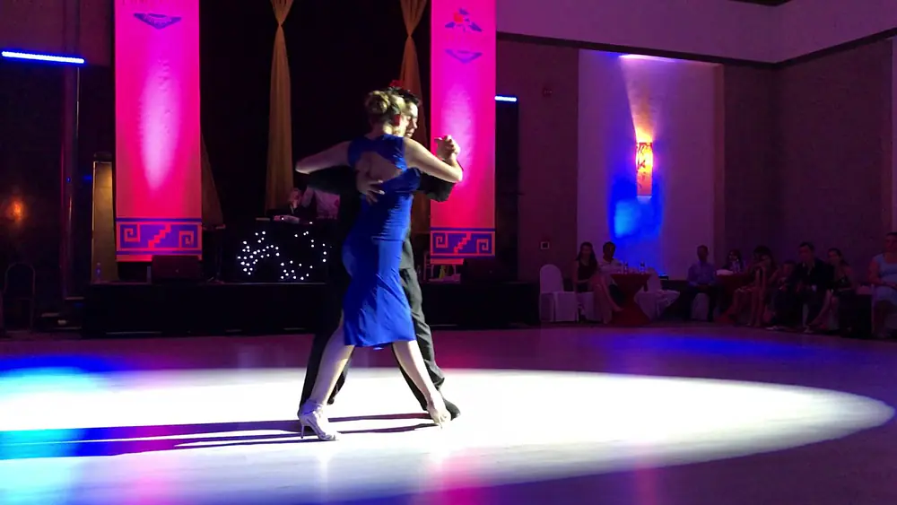 Video thumbnail for Carlos Espinoza & Noelia Hurtado