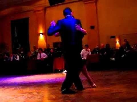 Video thumbnail for Facundo de la Cruz y Paola Sanz en Parakultural sept. 2012 (4/4)