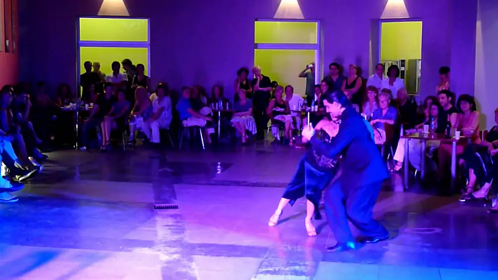 Video thumbnail for 3- La Milonga del Patio presenta a Laly Victoria y Leandro Haeder "Silueta Porteña"