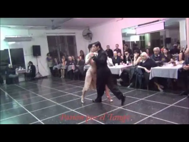 Video thumbnail for JIMENA HOEFFNER y FERNANDO CARRASCO bailando el Tango GIME EL VIENTO en FLOREAL MILONGA