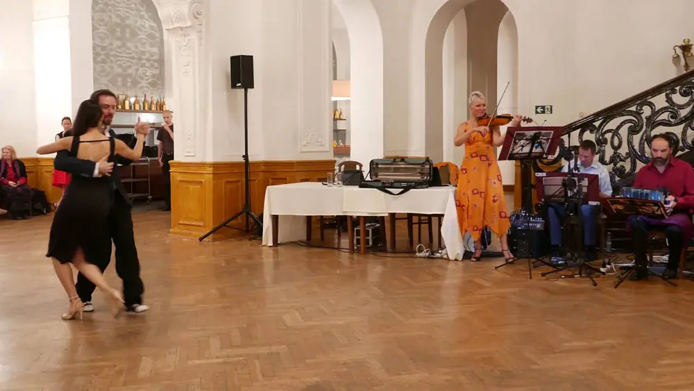 Video thumbnail for Milonga de Buenos Aires - René-Marie Meingan & Tania Heer - Tango Harmony Budapest
