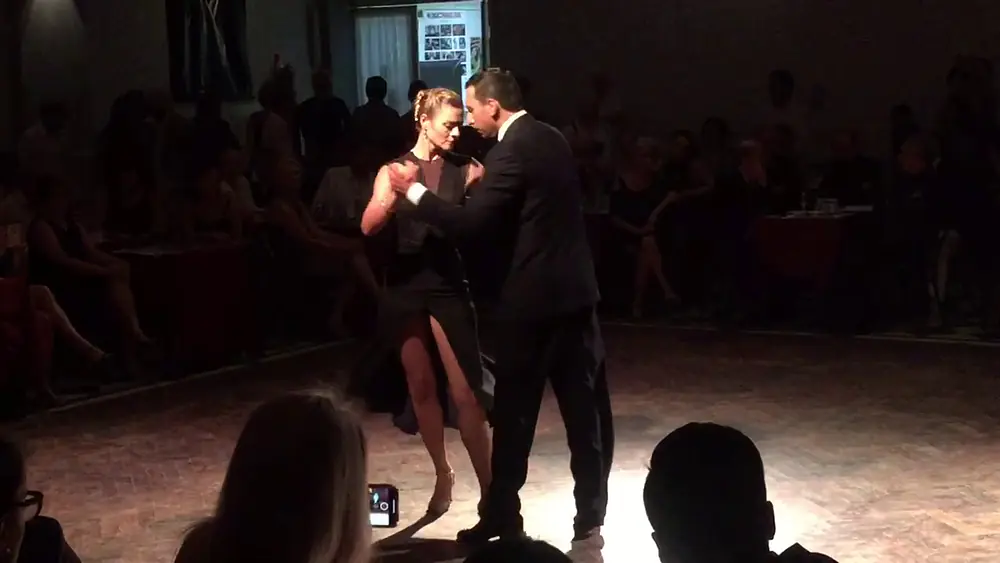 Video thumbnail for Diego Escobar y Angelina Staudinger bailan un Tango "Nido Gaucho" de Osvaldo Pugliese
