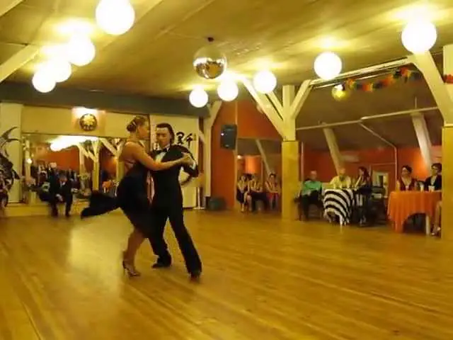 Video thumbnail for Show  Julia Osina & Artyom Mayorov - 3.3 Riga, 04.05.13.AVI