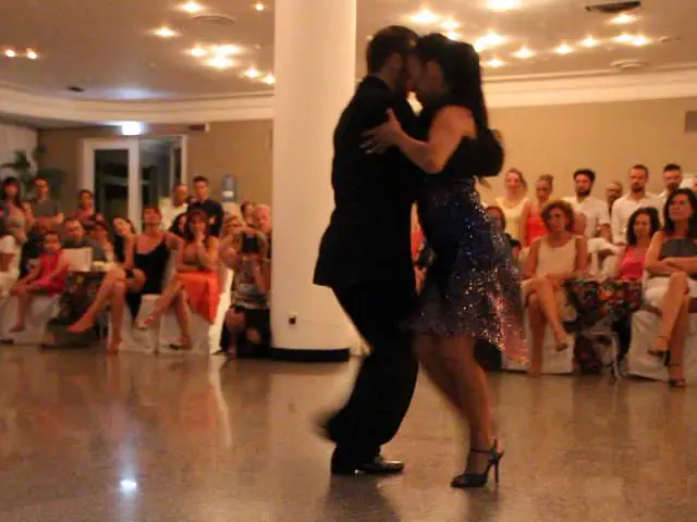 Video thumbnail for Show Antonella Terrazas y Csongor Kicsi (Vid. 2di4) Riva del Sole