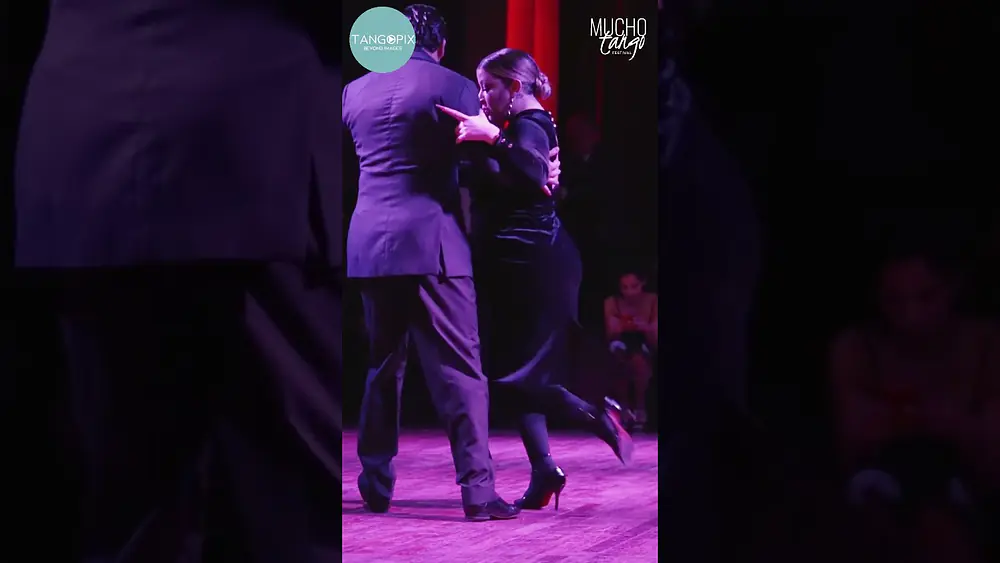 Video thumbnail for Noelia Hurtado & Facundo De La Cruz dance Roberto Goyeneche - Me quedé mirandola