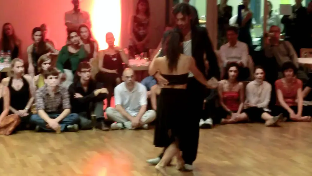 Video thumbnail for Gaia Pisauro y Leandro Furlan 1/4 (Tango Festival Berlin 2011)