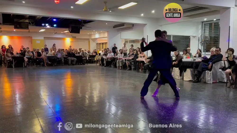 Video thumbnail for Cristina Correa y Miriam Copello  - Milonga Gente Amiga -03/MAR/2024 (2/3)