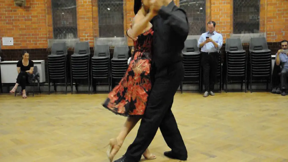Video thumbnail for Stylish Ganchos with Cristian Petitto & Paula Duarte at Reading Tango Club