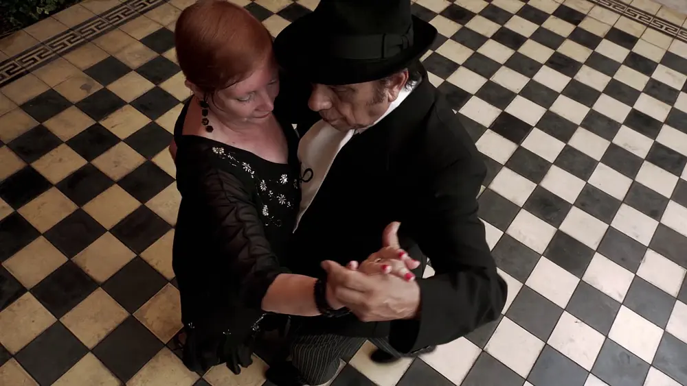 Video thumbnail for BUSCANDOTE - Gloria y Eduardo Arquimbau con El Cachivache Quinteto