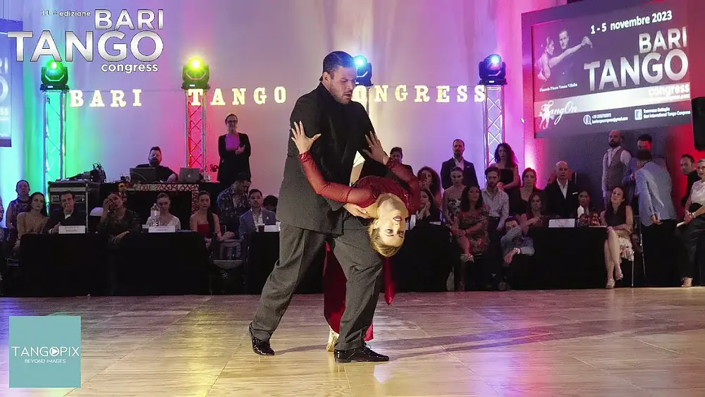 Video thumbnail for Matteo Antonietti & Ravena Abdyli dance Aníbal Troilo - Danzarín