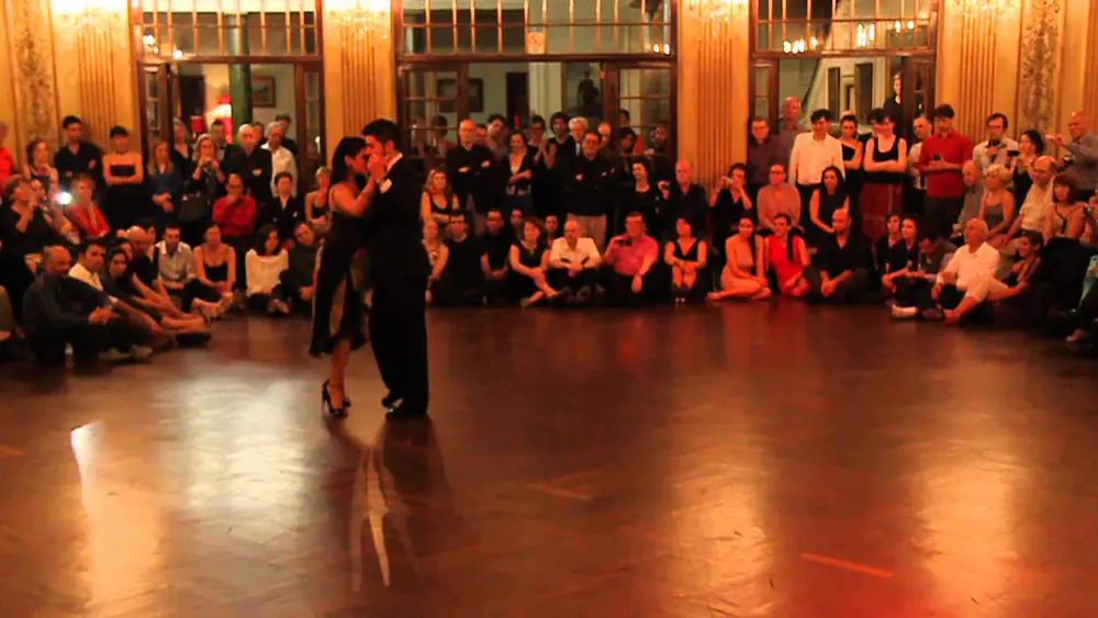 Video thumbnail for SEBASTIAN JIMINEZ E MARIA INES BOGADO-9º FESTIVAL TANGO PORTO-2/4