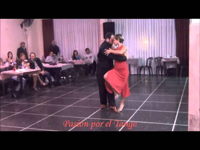 Video thumbnail for NATALIA FURES y MARIO DE CAMILLIS bailando el tango CANTO en FLOREAL MILONGA