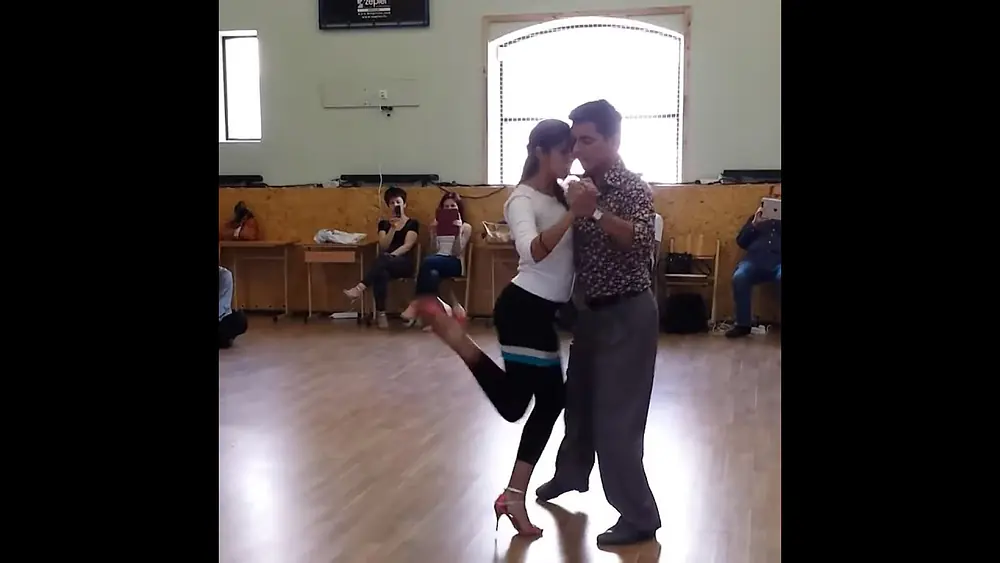 Video thumbnail for Roxana Suarez & Sebastián Achaval - Barajando Recuerdos (2) #TangoMoment