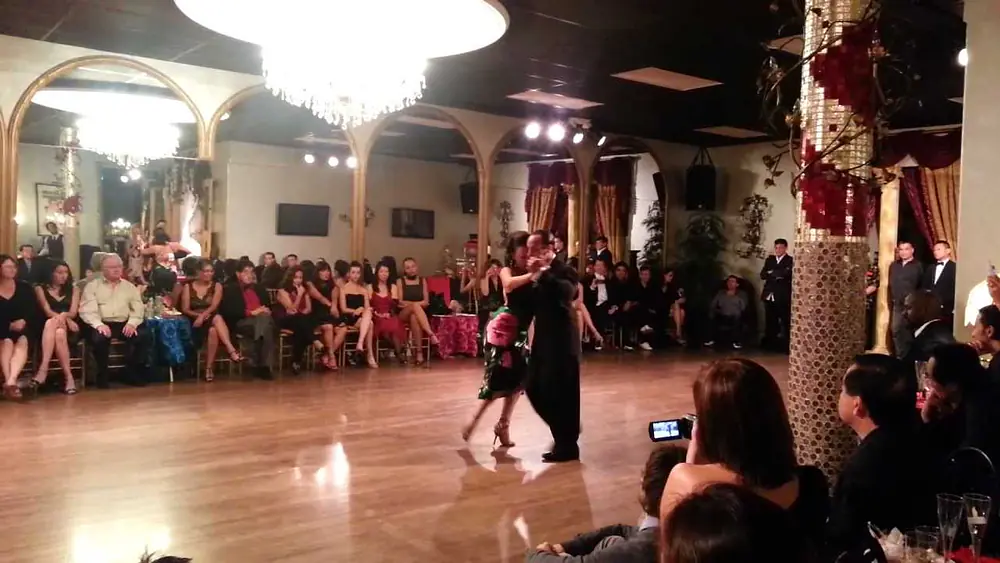 Video thumbnail for Maximiliano Cristiani and Virginia Pandolfi at Milonga Querida - El Olivo