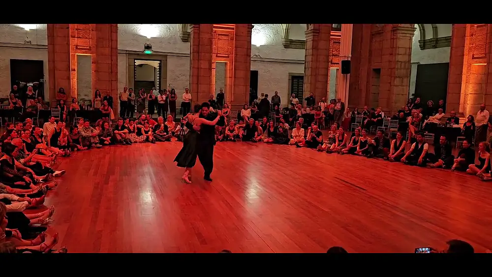Video thumbnail for Carlitos Espinoza y Agustina Piaggio no 16° Festival Tango Porto, em 23/04/23 - 6/6