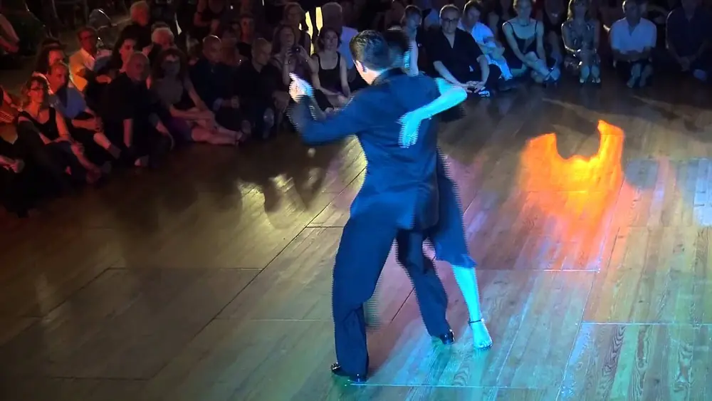 Video thumbnail for Barbara Carpino et Claudio Forte à Mermoz, tangopostale 2014 (3)