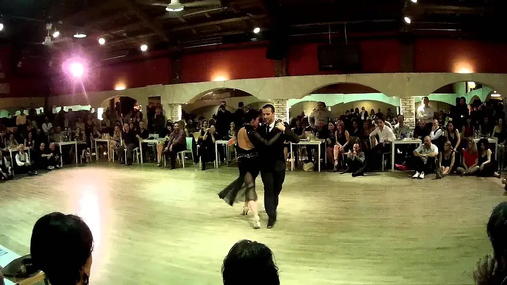 Video thumbnail for Facundo Piñero Y Vanesa Villalba - Milonga querida - Barrio Tango - Roma 20/03/2015